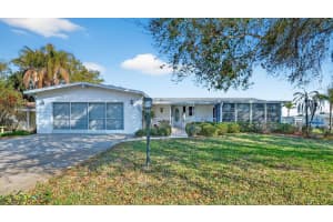 332 Marsh Landing Loop, OAK HILL