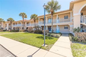 402 Bouchelle Dr #204, NEW SMYRNA BEACH
