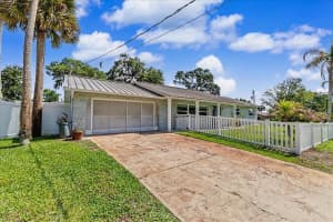133 PARKWOOD LANE, EDGEWATER, FL 32132 - MLS#MFRNS1088240