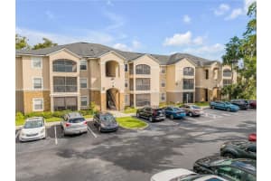 940 Village Trl #4-306, PORT ORANGE