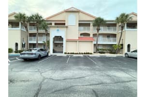 407 Bouchelle Dr #303, NEW SMYRNA BEACH