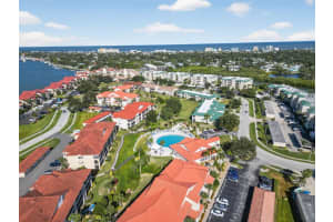 443 Bouchelle Dr #302, NEW SMYRNA BEACH