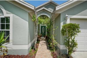 11326 Moonshine Creek Cir, Orlando, FL 32825, Sold 09/15/15