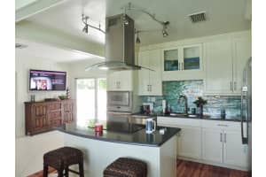 1222 Oakley St, Orlando, FL 32806, Sold 02/02/16
