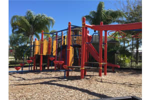 10122 Vickers Ridge Dr, Orlando, FL 32829, Sold 04/21/16