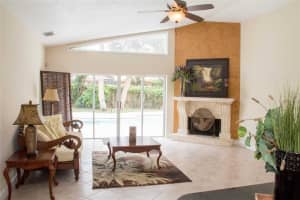 7818 Pointview Cir, Orlando, FL 32836, Sold 08/26/16