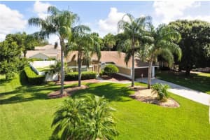 2140 Elmcrest Pl, Oviedo, FL 32765, Sold 08/22/16