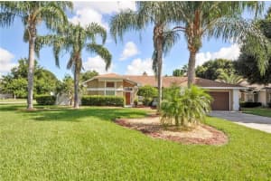 2140 Elmcrest Pl, Oviedo, FL 32765, Sold 08/22/16