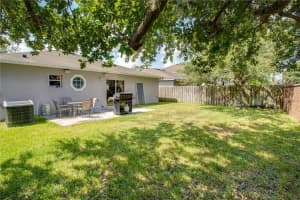 14333 Econ Woods Ln, Orlando, FL 32826, Sold 10/08/16
