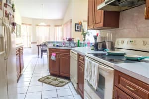 625 Heron Bay Dr, Orlando, FL 32825, Sold 12/22/16