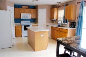 5048 Ayres Dr, Orlando, FL 32824, Sold 02/15/17