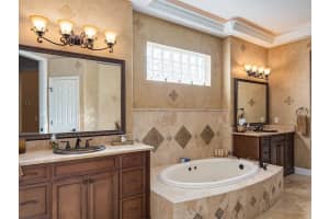 7643 Pointe Venezia Dr, Orlando, FL 32836, Sold 08/31/17