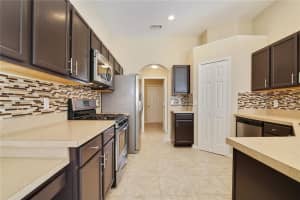 330 Hickory Springs Ct, DeBary, FL 32713, Sold 02/17/17