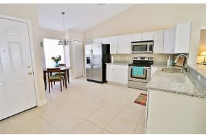 208 Kelly Cir, Sanford, FL 32773, Sold 04/13/17