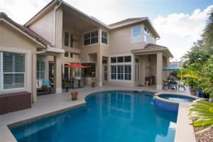 8752 Crestgate Cir, Orlando, FL 32819, Sold 08/14/17