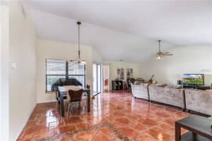 8200 Saragoza Ct, Orlando, FL 32836, Sold 05/08/17