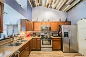 718 Meadowside Ct, Orlando, FL 32825, Sold 05/31/17