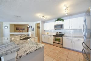 2059 Bearing Ln, Kissimmee, FL 34744, Sold 11/03/17