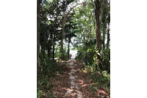 2126 Lake Dr, Winter Park, FL 32789, Sold 06/13/17