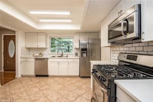25 Carriage Hill Cir, Casselberry, FL 32707, Sold 08/04/17