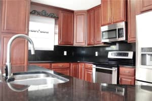 634 Berks Ct, Orlando, FL 32835, Sold 08/02/17