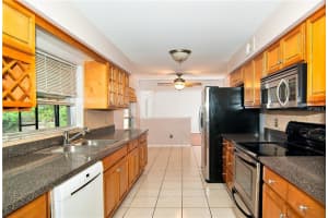 7995 Sweetgum Loop, Orlando, FL 32835, Sold 07/28/17