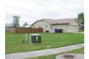 2413 Sweetwater Blvd, St Cloud, FL 34772, Sold 12/23/17