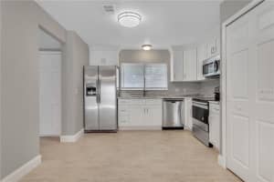 712 St Matthew Cir, Altamonte Springs, FL 32714, Sold 02/21/18