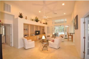 130 Pinewood Ct, Davenport, FL 33896, Sold 04/30/18