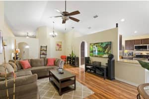 222 Pinefield Dr, Sanford, FL 32771, Sold 04/04/18