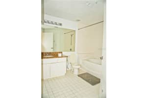 5578 Metrowest Blvd, Orlando, FL 32811, Sold 10/27/21
