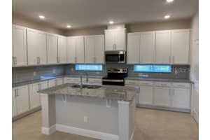 14271 KELLOGG AVE, ORLANDO, FL 32827 Sold 09/08/21
