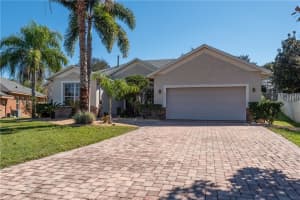 8027 Canyon Lake Cir, Orlando, FL 32835, Sold 10/08/21
