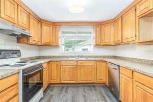 2420 N Avon Blvd, Avon Park, FL 33825, Sold 01/11/22