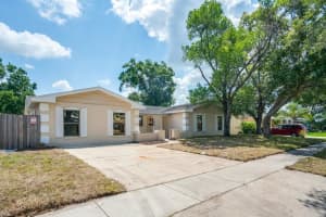 5 Carriage Hill Dr, Casselberry, FL 32707, Sold 11/25/21