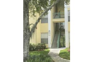 8910 Legacy Ct, Kissimmee, FL 34747, Sold 01/05/22