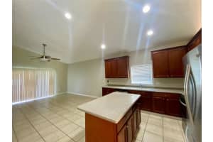 2140 Shadow Creek Dr, Kissimmee, FL 34746, Sold 10/26/21