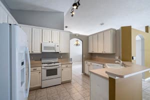 290 Lynn St, Oviedo, FL 32765, Sold 11/01/21