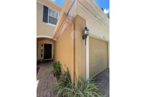 6396 Daysbrook Dr, Orlando, FL 32835, Sold 10/22/21