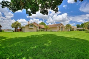 7645 Pointview Cir, Orlando, FL 32836, Sold 11/22/21