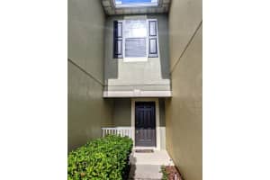 656 Cresting Oak Cir, Orlando, FL 32824, Sold 10/15/21