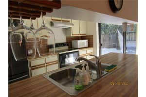 5288 Willow Ct, Orlando, FL 32811, Sold 10/29/21