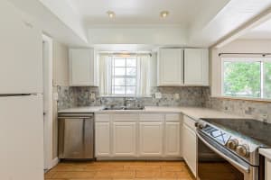 3865 Gatewood Dr, Sarasota, FL 34232, Sold 12/10/21