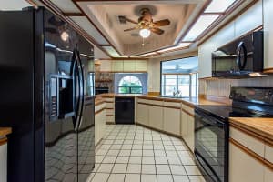 7566 Gunstock Dr, Lakeland, FL 33809, Sold 10/05/21