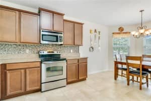 942 Grapewood St, Deltona, FL 32725, Sold 10/08/21