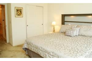 5117 Crown Haven Dr, Kissimmee, FL 34746, Sold 10/03/21