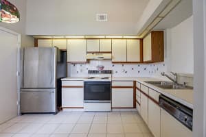 801 N Horseshoe Bay Dr, Kissimmee, FL 34741, Sold 12/23/21