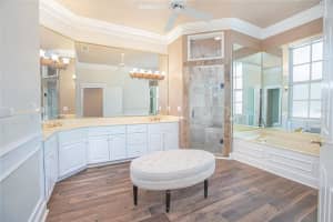 7601 Debeaubien Dr, Orlando, FL 32835, Sold 12/17/21