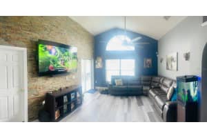 698 Eagle Pointe S, Kissimmee, FL 34746, Sold 10/18/21