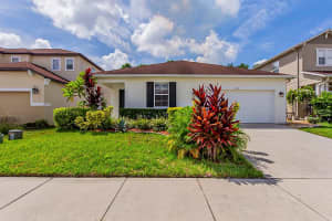 631 Rosselli Blvd, Davenport, FL 33896, Sold 12/30/21